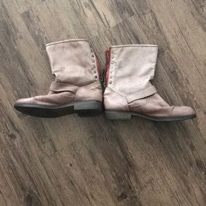 Steve Madden 7! Short boot light taupy leather